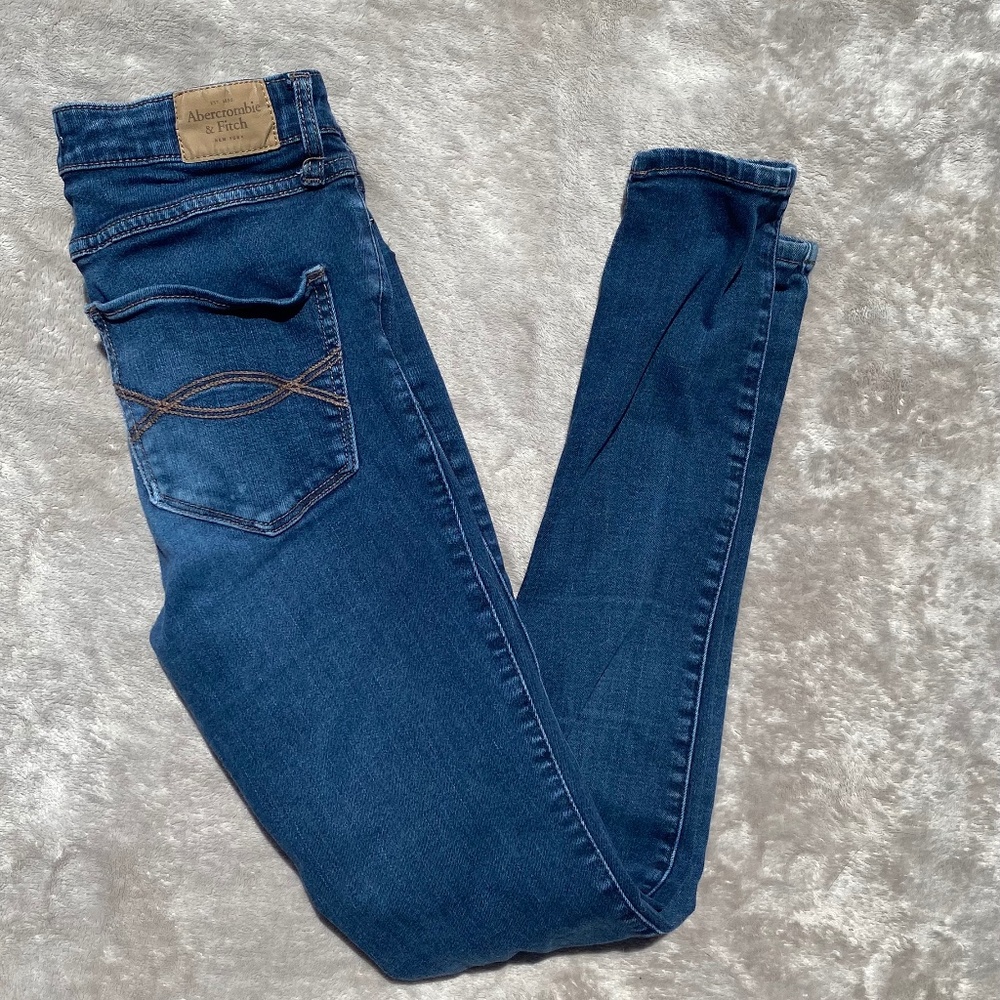 ABERCROMBIE & FITCH SUPER SKINNY JEANS